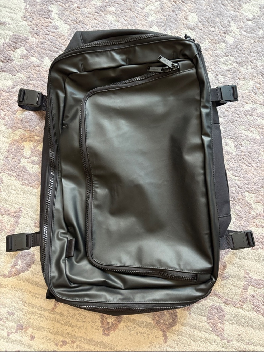 BNWT Away Active Convertible Backpack 45L in Jet Black - Picture 5 of 12
